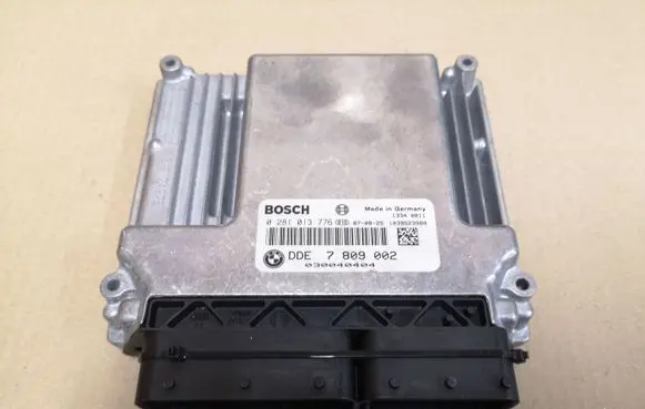BMW 1 E81 E87 Engine control unit/module 0281013776 7809002 030040404