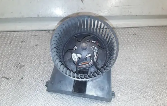 Volkswagen Golf IV Heater fan/blower 1J1819021B
