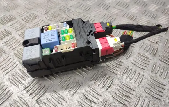 Citroen C4 Grand Picasso Fuse module 9665492680