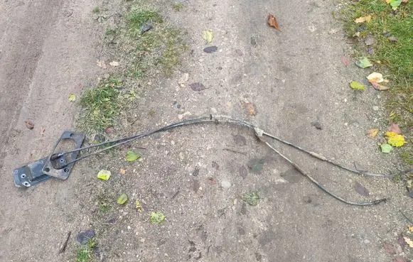 Audi A6 S6 C5 4B Gear shift cable linkage 