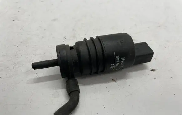 Mercedes-Benz C W204 Windscreen/windshield washer pump