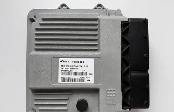 Fiat 500 Abarth Engine control unit/module 51818295 MJD6F3B1