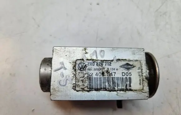 Air conditioning (A/C) expansion valve