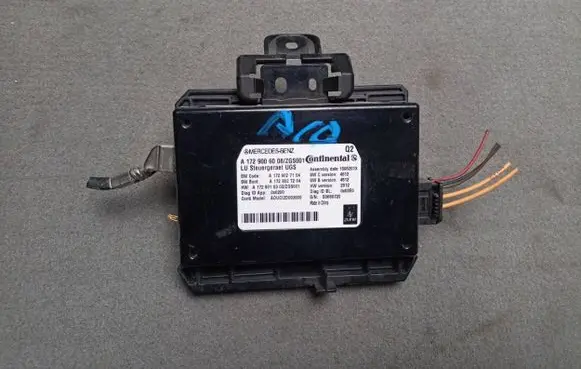 Mercedes-Benz E W212 Head unit multimedia control A1729006008