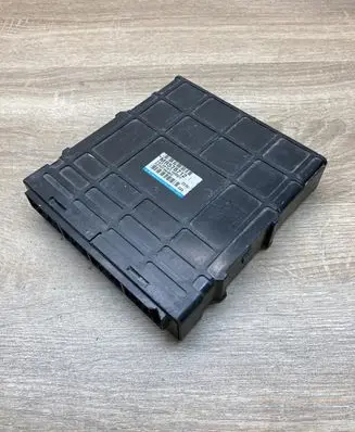 Mitsubishi Galant Engine control unit/module ECU MR578712 E6T34181
