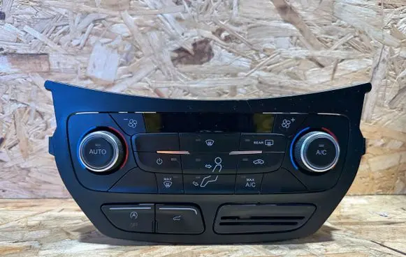 Ford Kuga II Climate control/heater control trim GJ5T18C612AJ