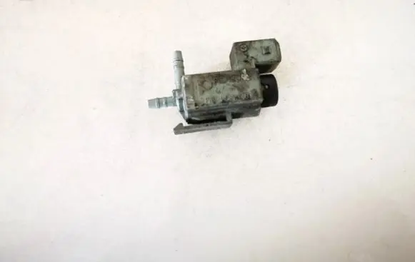 BMW 5 E60 E61 Turbo solenoid valve 70078400 7537612