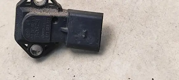 Volkswagen PASSAT B5.5 Air pressure sensor 0281002177