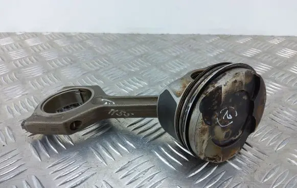 BMW 5 F10 F11 Piston with connecting rod 7846593