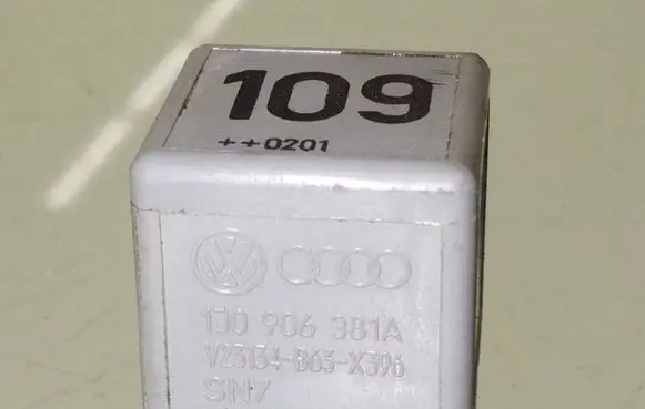 Skoda Octavia Mk1 (1U) Other relay 1J0906318A 109
