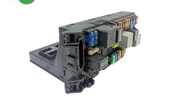 Mercedes-Benz CLS C219 Fuse module 2115454201 00005927A2205 211545420104