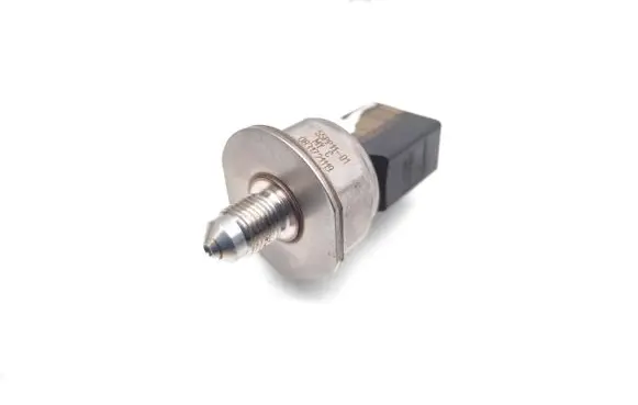 BMW 1 E81 E87 Fuel pressure sensor 7537319