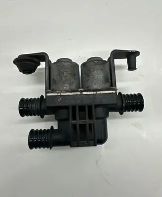 BMW X6 E71 Coolant heater control valve 6910544 190228 1147412166