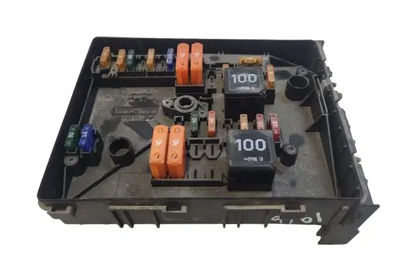 Volkswagen Caddy Fuse module 1K0937125A