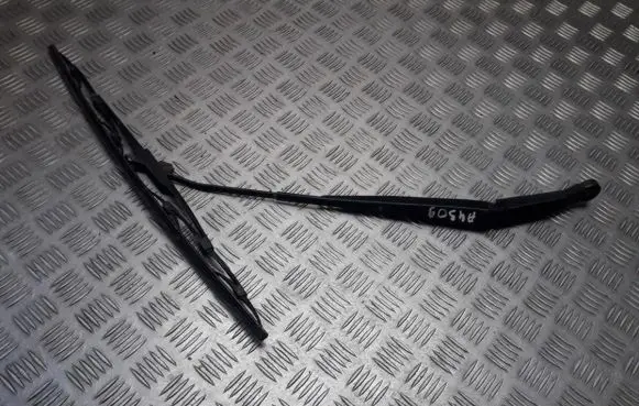 Honda CR-V Front wiper blade arm