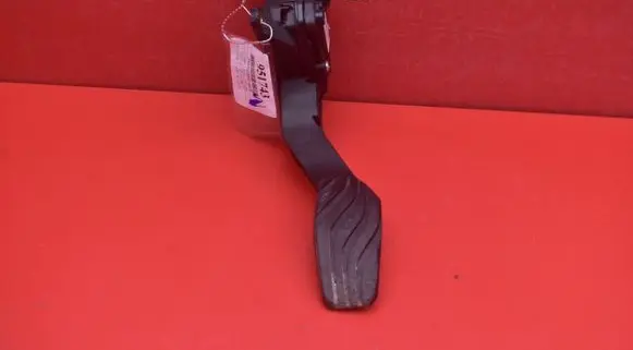 Nissan Micra C+C Accelerator throttle pedal 6PV012902-01