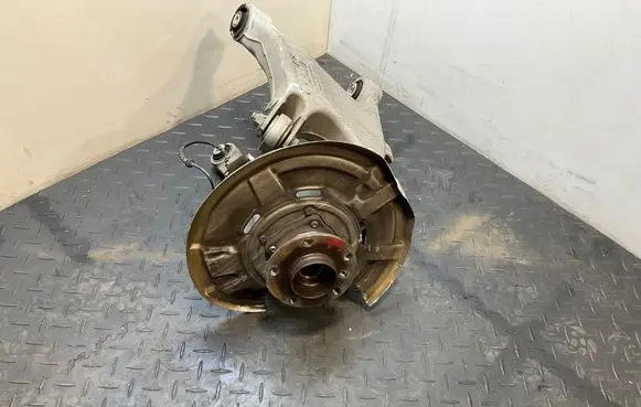 BMW 6 F06 Gran coupe Rear wheel hub spindle/knuckle 685289 R0202 A1S17M9