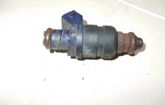 Audi A4 S4 B5 8D Fuel injector 078133551l