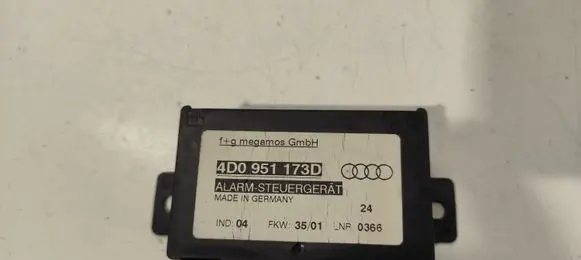 Audi A8 S8 D2 4D Alarm control unit/module 4D0951173D