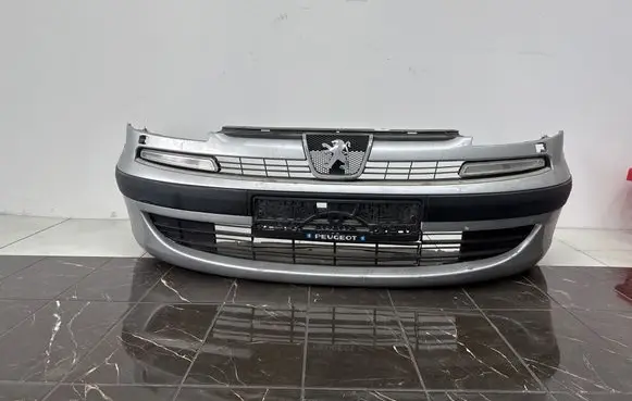 Peugeot 807 Front bumper