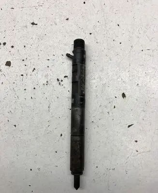 Hyundai Terracan Fuel injector 338004X800