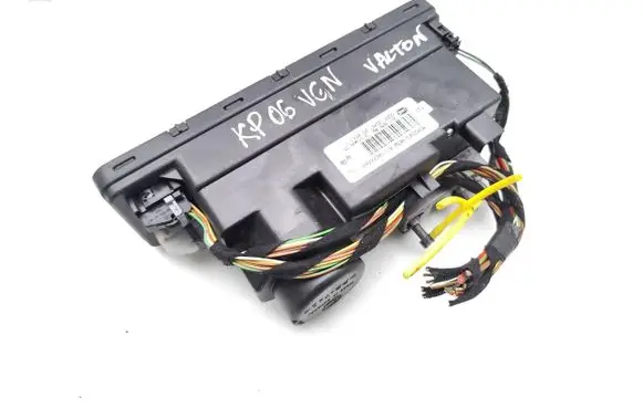 Chrysler Crossfire Central locking vacuum pump 1708000848 00782848