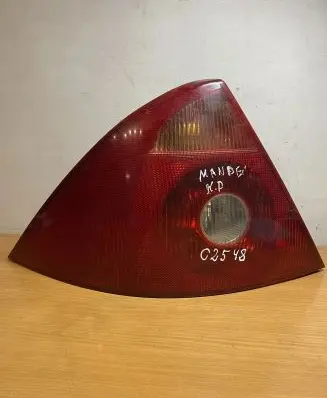 Ford Mondeo Mk III Rear/tail lights 1S7113405 C2548
