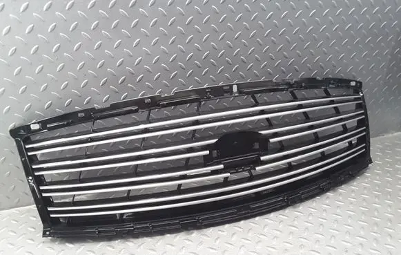 Infiniti M30 Front bumper upper radiator grill 623101MA0A
