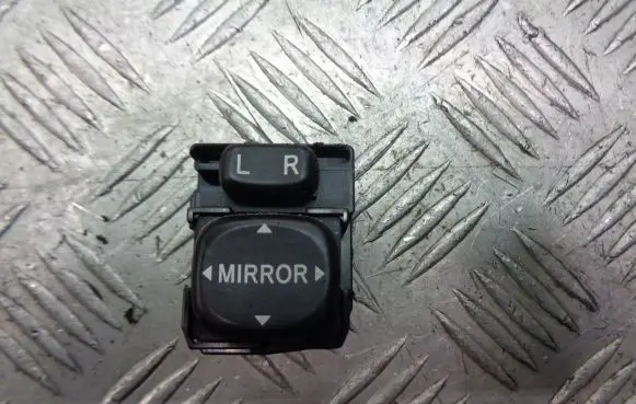 Toyota Corolla Verso E121 Wing mirror switch