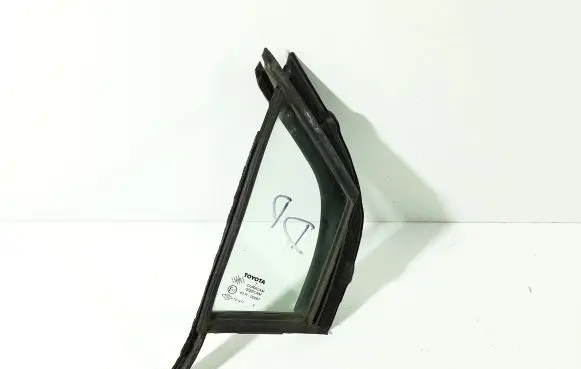Toyota Yaris Front vent window/glass (coupe) 43R00097 682150D010