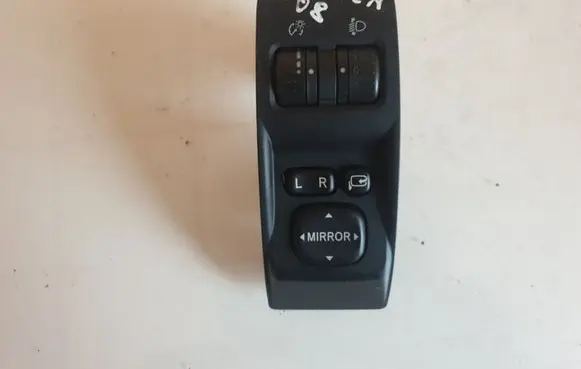 Subaru Impreza III Wing mirror switch 83002FG000