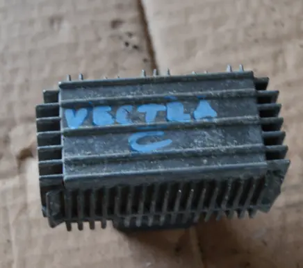 Opel Vectra C Glow plug pre-heat relay 09132691 51299008