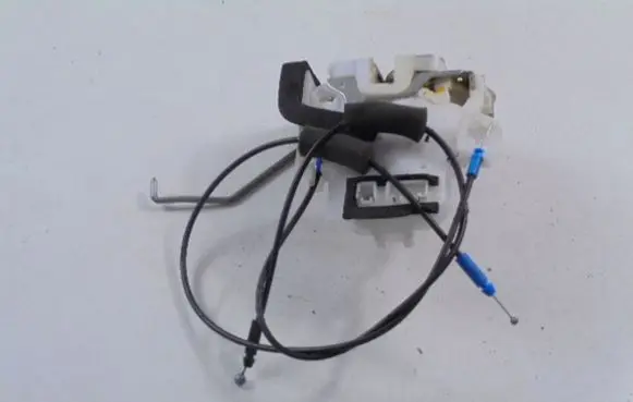 Subaru Outback Front door lock