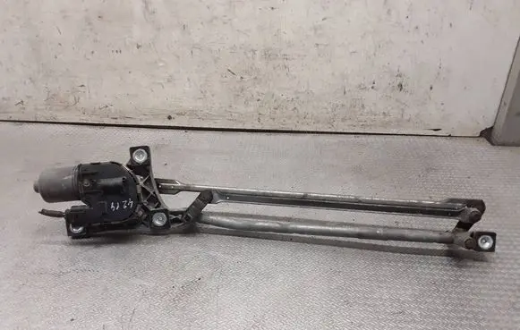 Volvo V50 Front wiper linkage and motor 0390241913 30698233 30698235