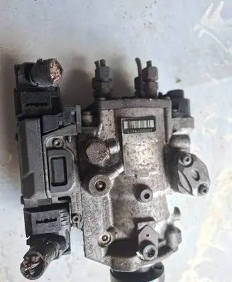 Opel Zafira A Fuel injection high pressure pump 0470504222 55352864 144880