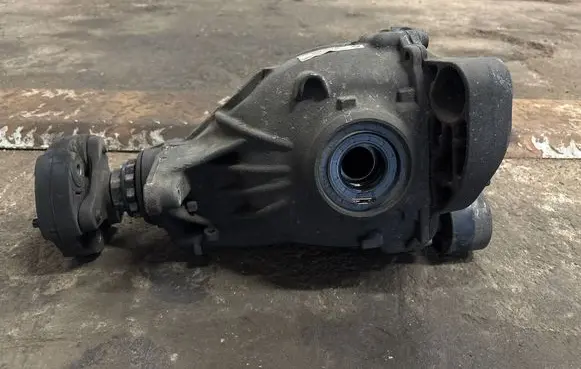 BMW 5 F10 F11 Rear differential 7584448 CAY521308