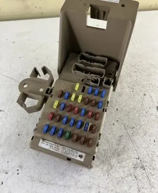 Subaru Outback Fuse module 82201AG041 802221 0106