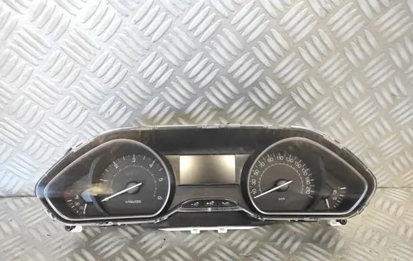 Peugeot 208 Speedometer (instrument cluster) 9825986680