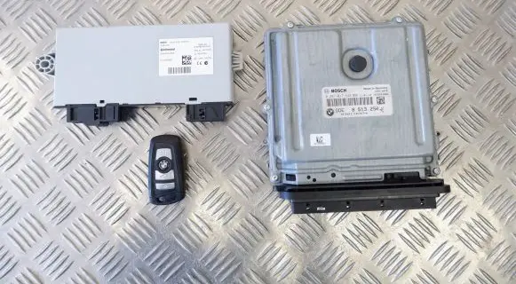 BMW 5 F10 F11 Engine ECU kit and lock set 8513250 0281017648 9241973