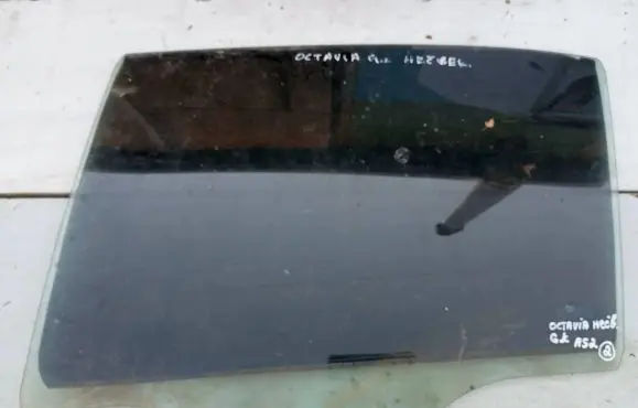 Skoda Octavia Mk2 (1Z) Rear side window 43R00048 DOT24M68AS2 AS2