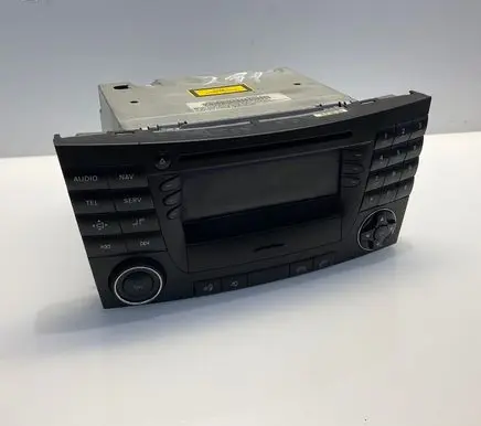 Mercedes-Benz E W211 Radio/CD/DVD/GPS head unit A2118702989 61118868 2118702989