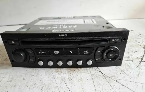 Peugeot Partner Radio/CD/DVD/GPS head unit 7647179394 E1024188