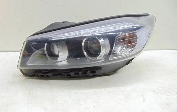 KIA Sorento Headlight/headlamp 92101C5200