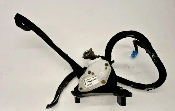 Volvo XC70 Accelerator throttle pedal 30636003 6PV00853700
