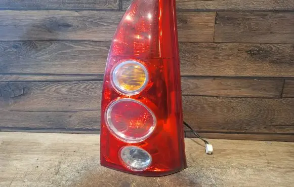 Mazda Premacy Rear/tail lights 22061961