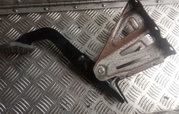 Mercedes-Benz Sprinter W906 Brake pedal 