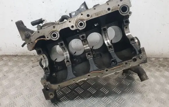 Toyota Previa (XR30, XR40) II Engine block 0500812