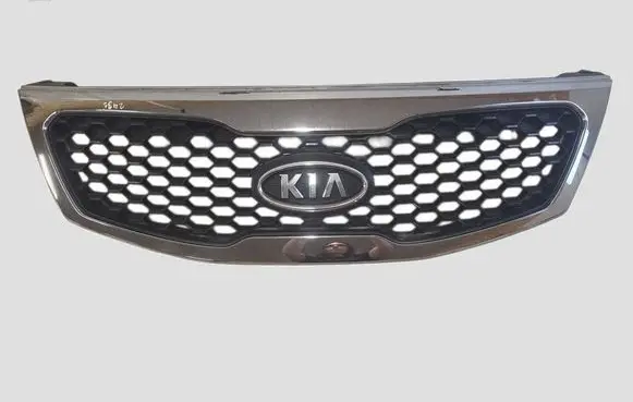 KIA Sorento Front bumper upper radiator grill 863502P000