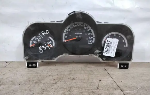 Dodge Nitro Speedometer (instrument cluster)