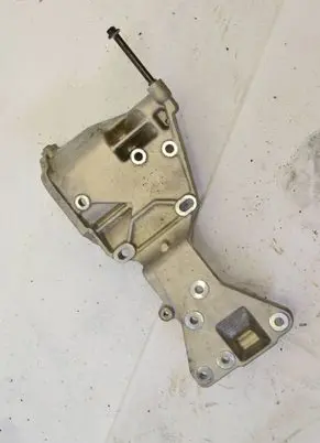 Volvo S60 Generator/alternator bracket 31316673